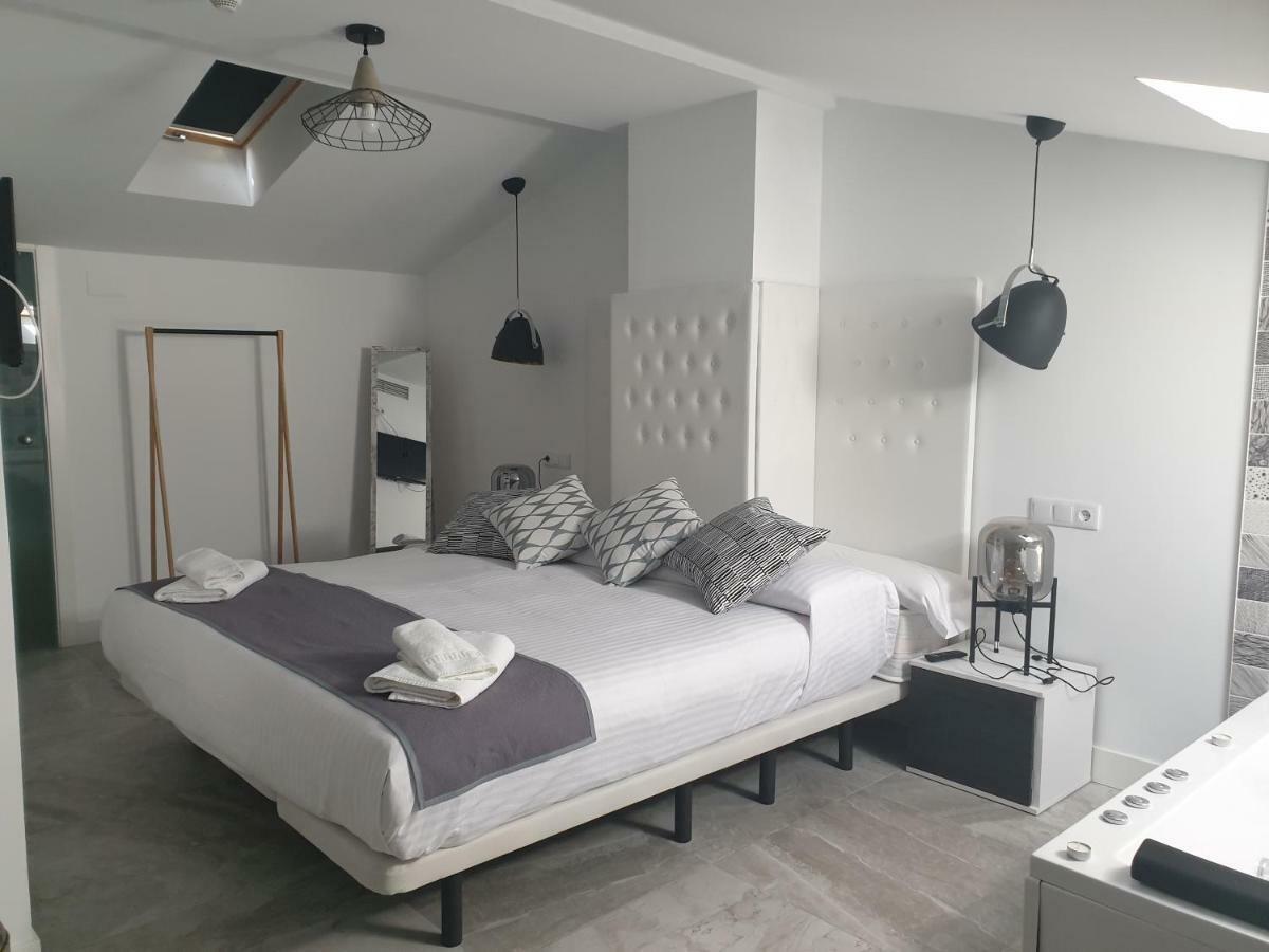 Apartamentos Hostal Cabanas Carboneras de Guadazaón Zewnętrze zdjęcie