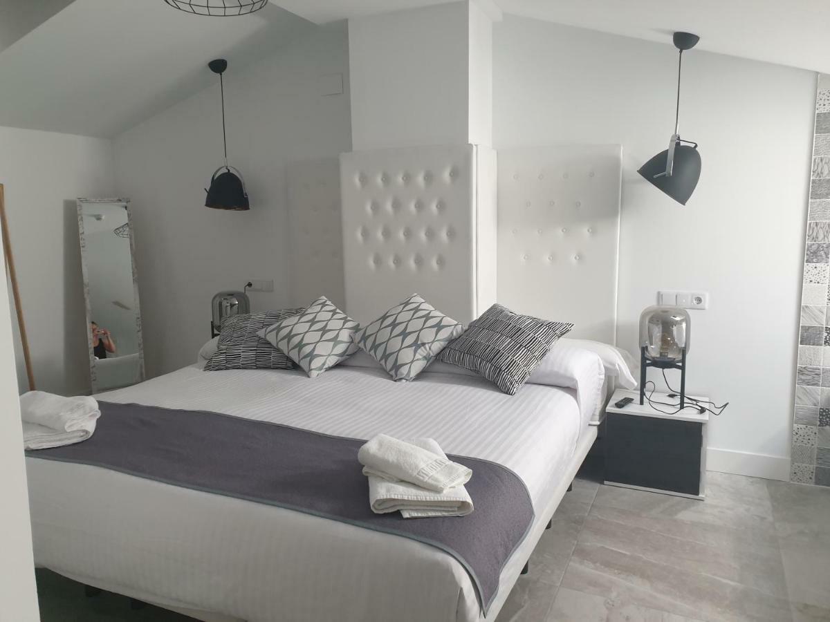 Apartamentos Hostal Cabanas Carboneras de Guadazaón Zewnętrze zdjęcie