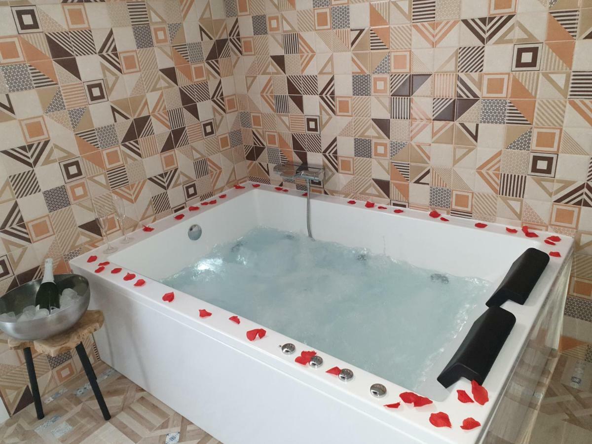 Apartamentos Hostal Cabanas Carboneras de Guadazaón Zewnętrze zdjęcie