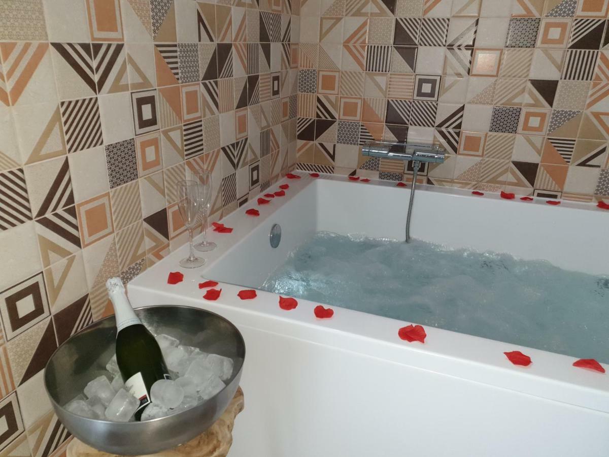 Apartamentos Hostal Cabanas Carboneras de Guadazaón Zewnętrze zdjęcie